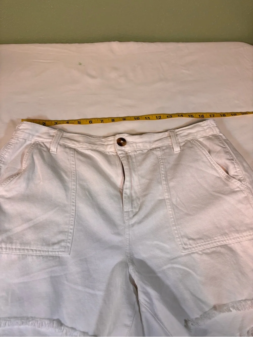 Aerie White High‎ Rise Frayed Hem Shorts Size Large